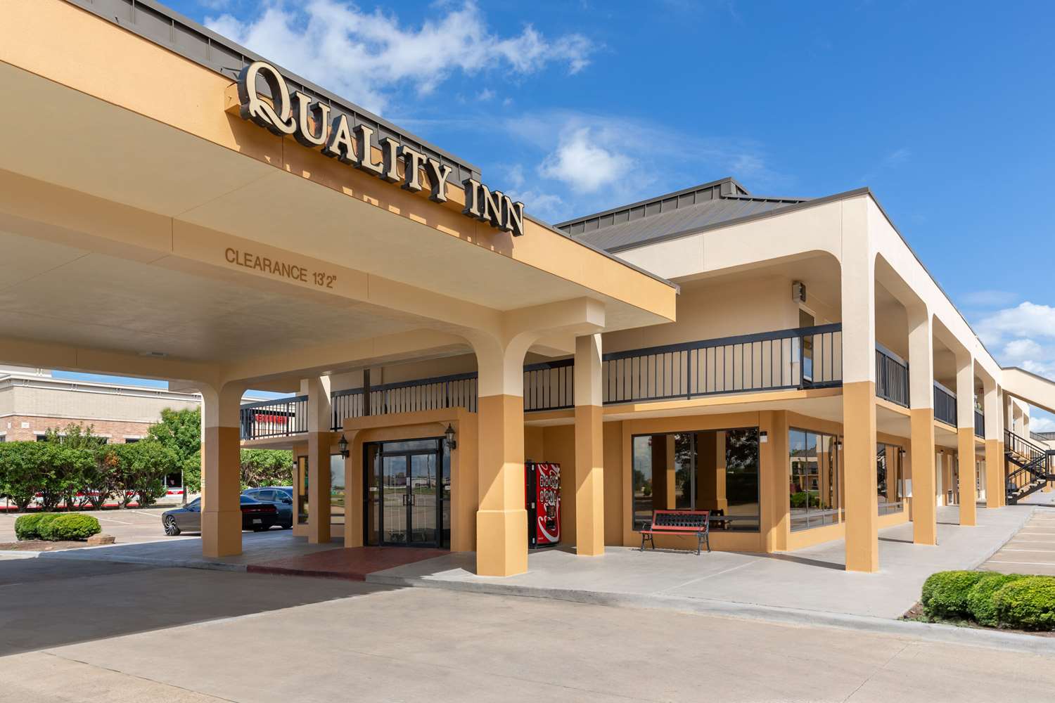 QUALITY INN AT ARLINGTON HIGHLANDS 9/44