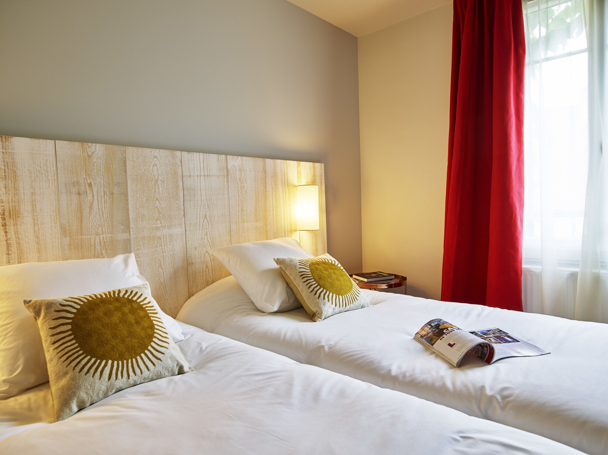 غرفة سوبيريور بسرير كوين، Le Central Boutique Hotel Beaune Centre 3/4