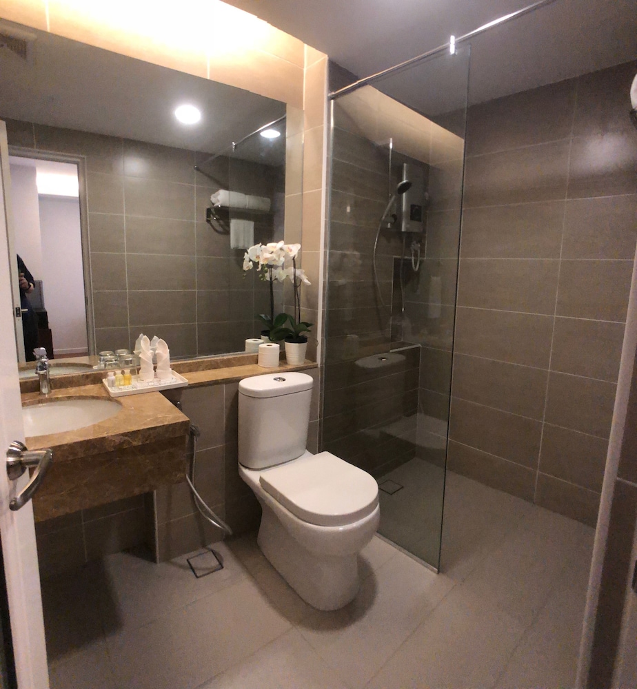 Adena Beach Resort 36/74