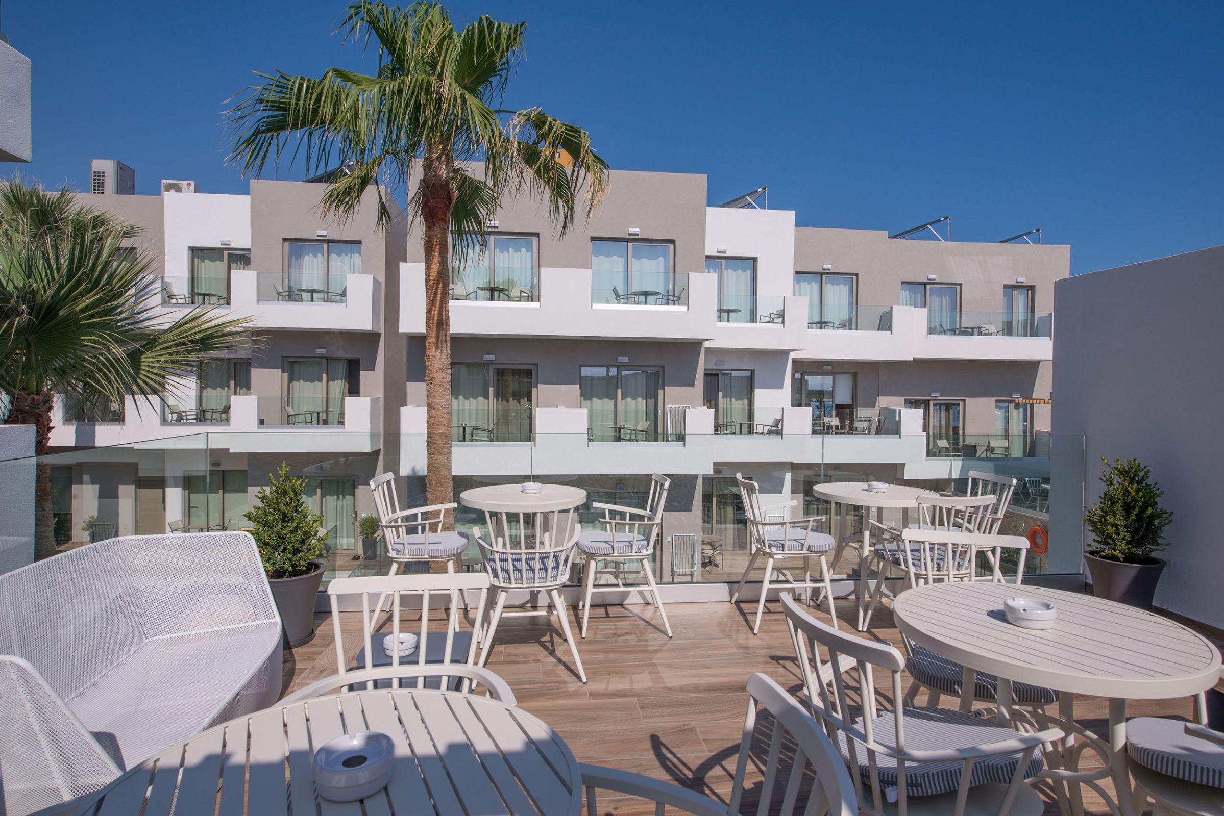 Cactus Bay Hotel 12/17