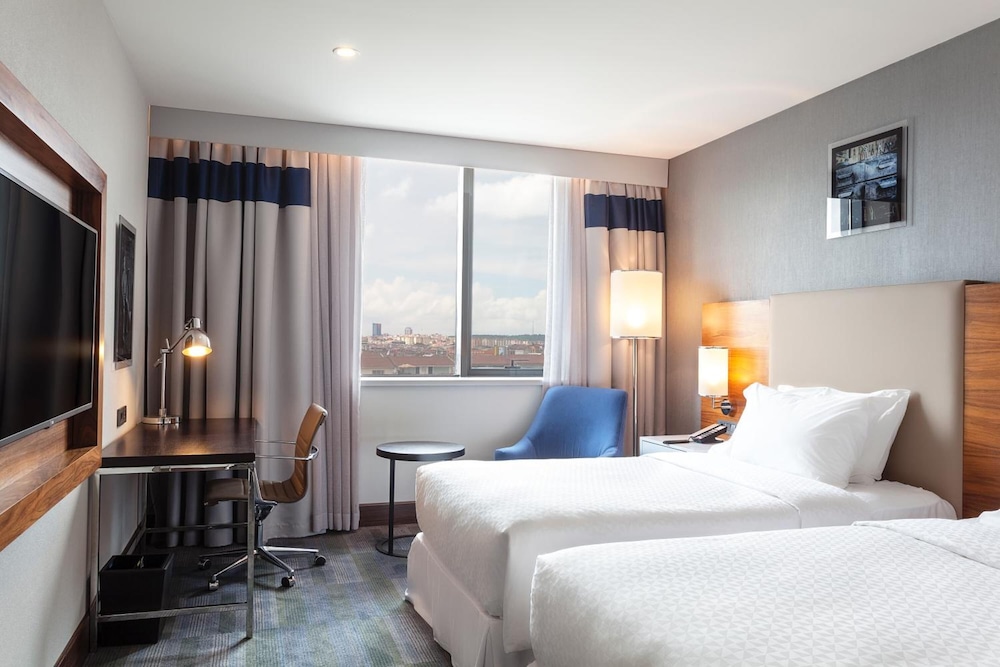 SUPERIOR, DOUBLE OR TWIN BED