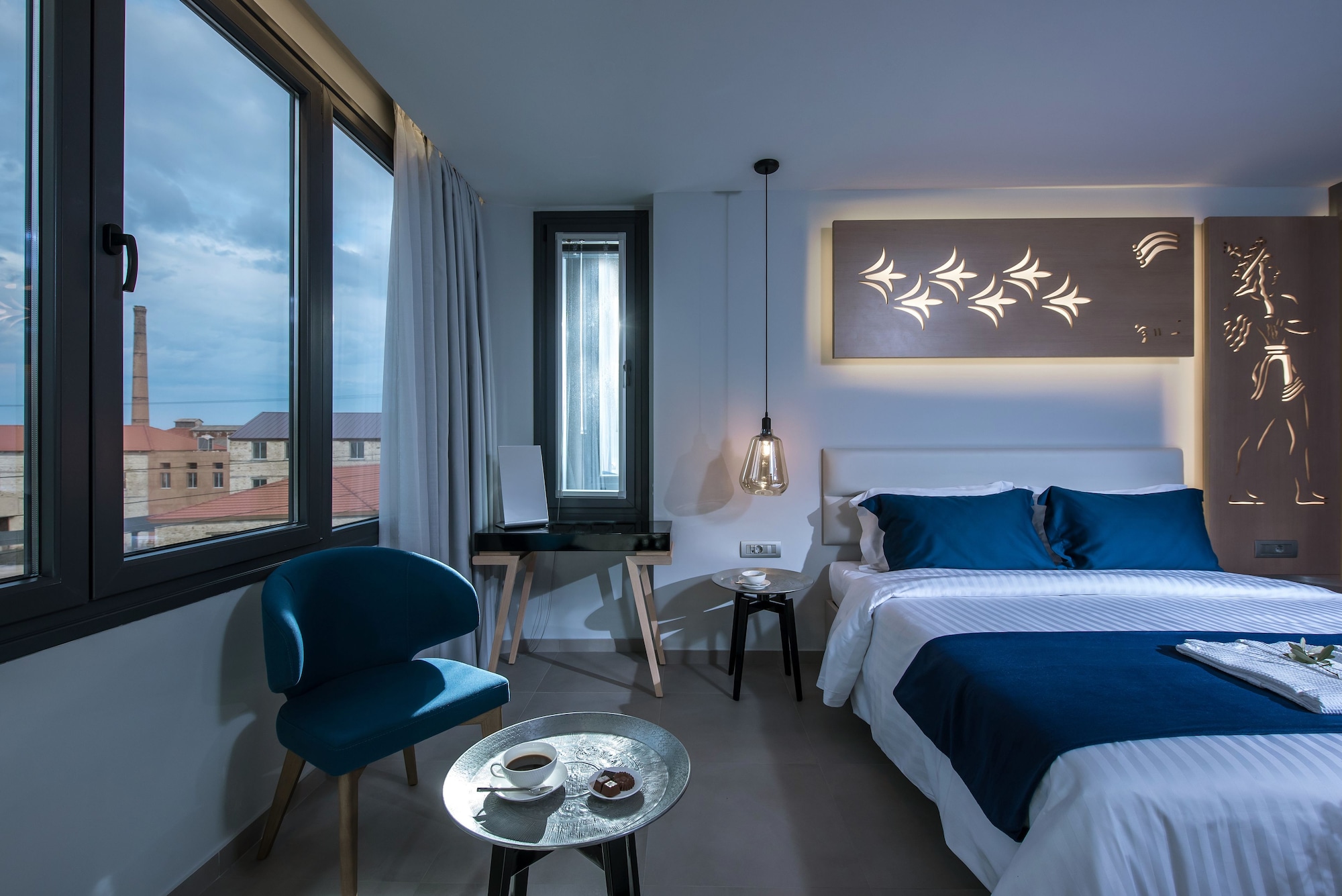 Prince, Superior, Suite, King Bed, Partial Sea View