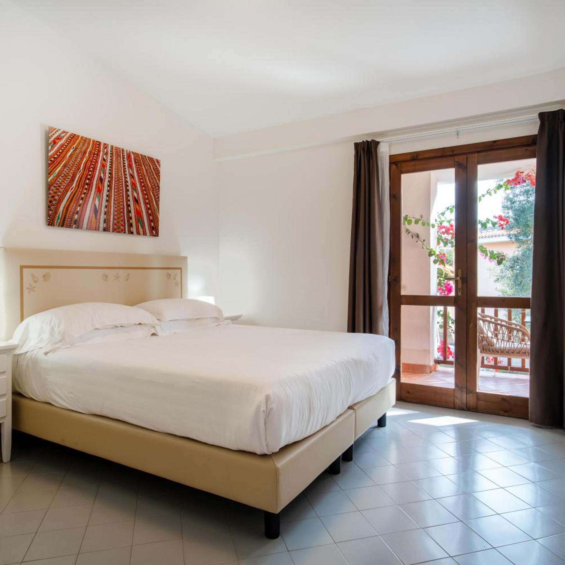 Ahr Costa Serena Village 12/50