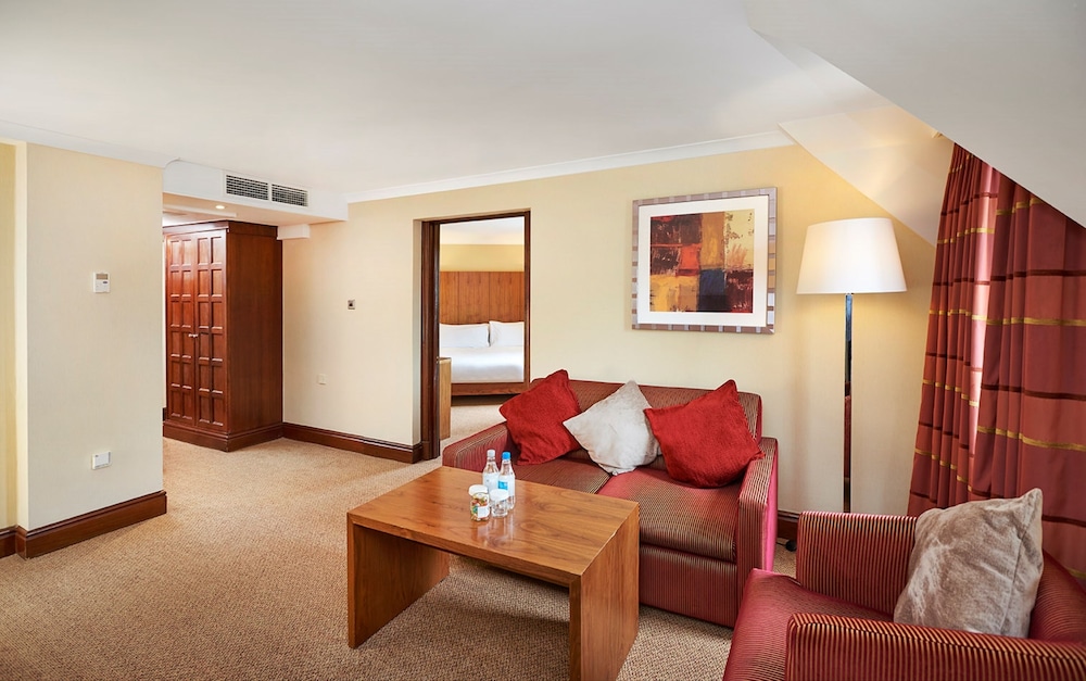 DOUBLETREE BY HILTON SOUTHAMPTON 50/93
