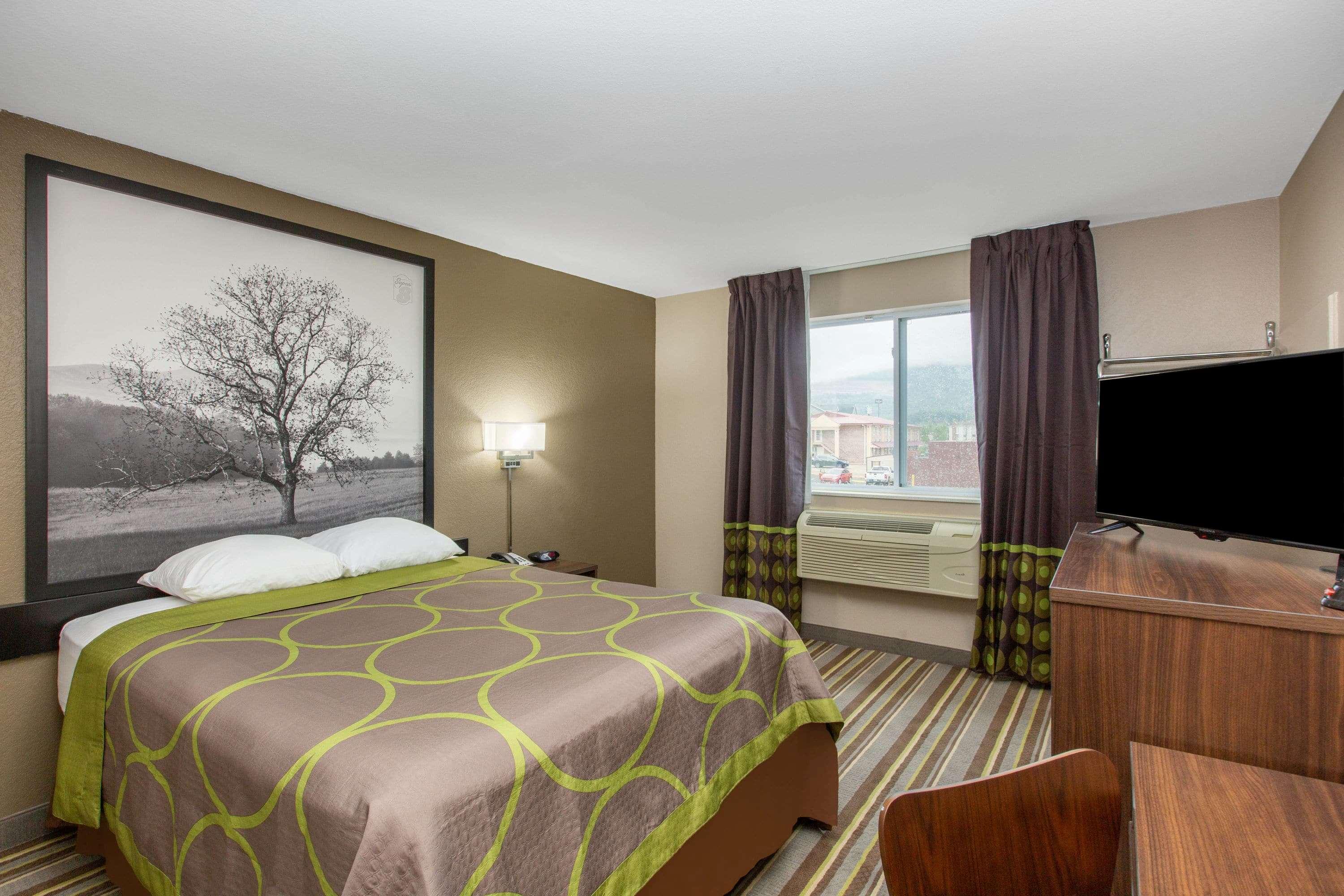 Super 8 By Wyndham Chattanooga Lookout Mountain Tn 7/21