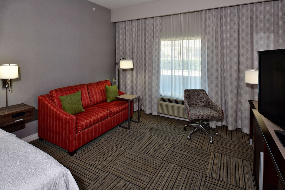 Hampton Inn & Suites Fredericksburg 22/34