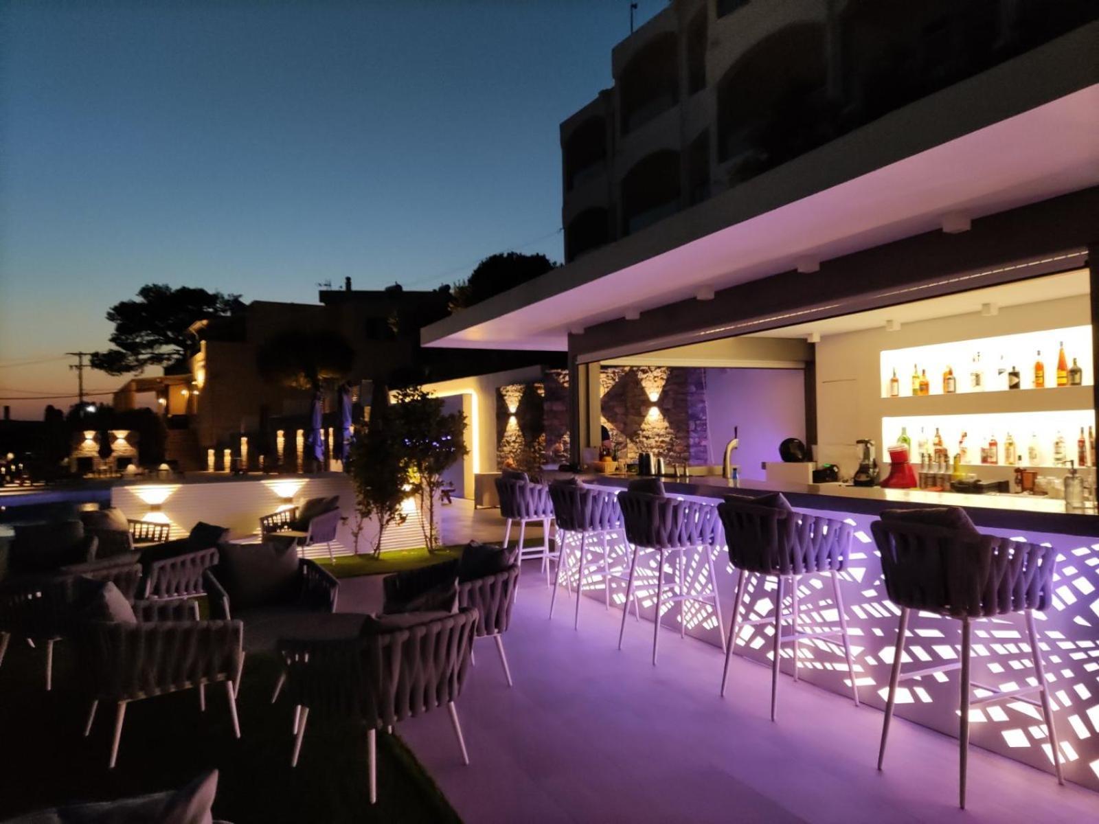 Anthemis Hotel Apartments 65/80