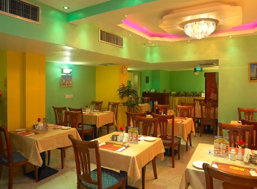 restaurant cafeteria