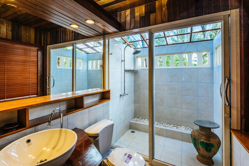 Fisherman Way Beach Resort 10/74