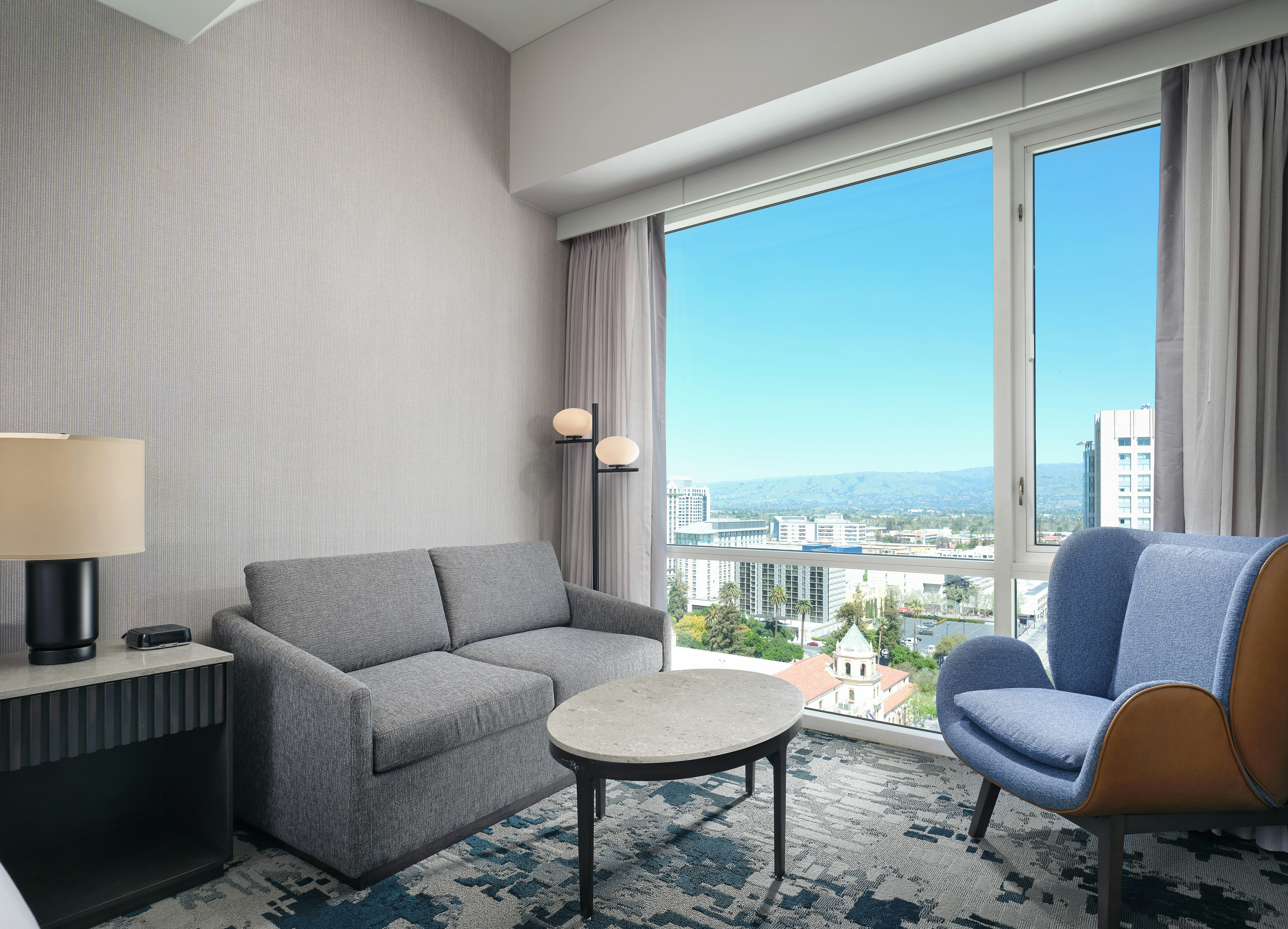 ROOM, KING BED, SKY VIEW