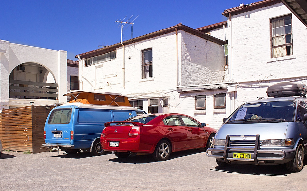 Adelaide Travellers Inn 33/38