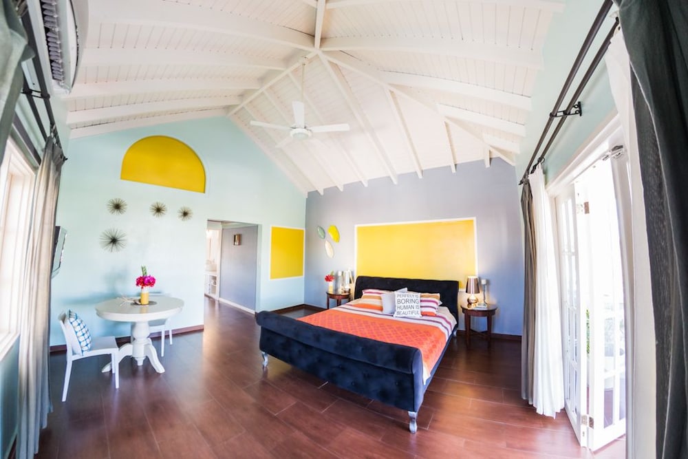 EXCLUSIVE, PENTHOUSE, KING BED