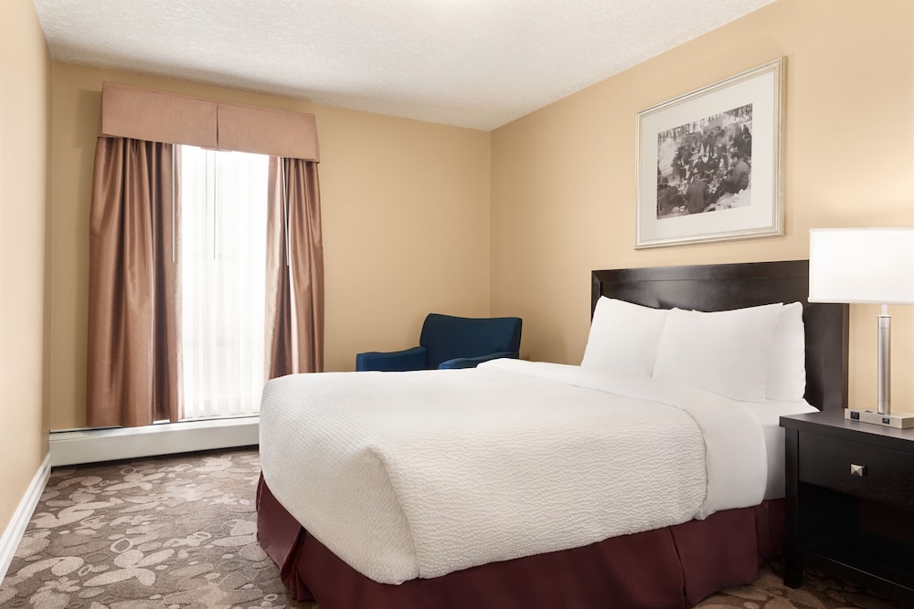 Nova Inn Yellowknife 4/15