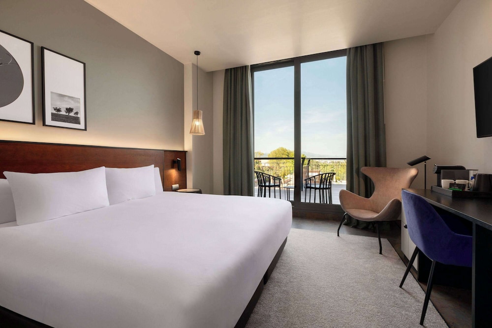 ROOM, KING BED, POOL VIEW, TERRACE