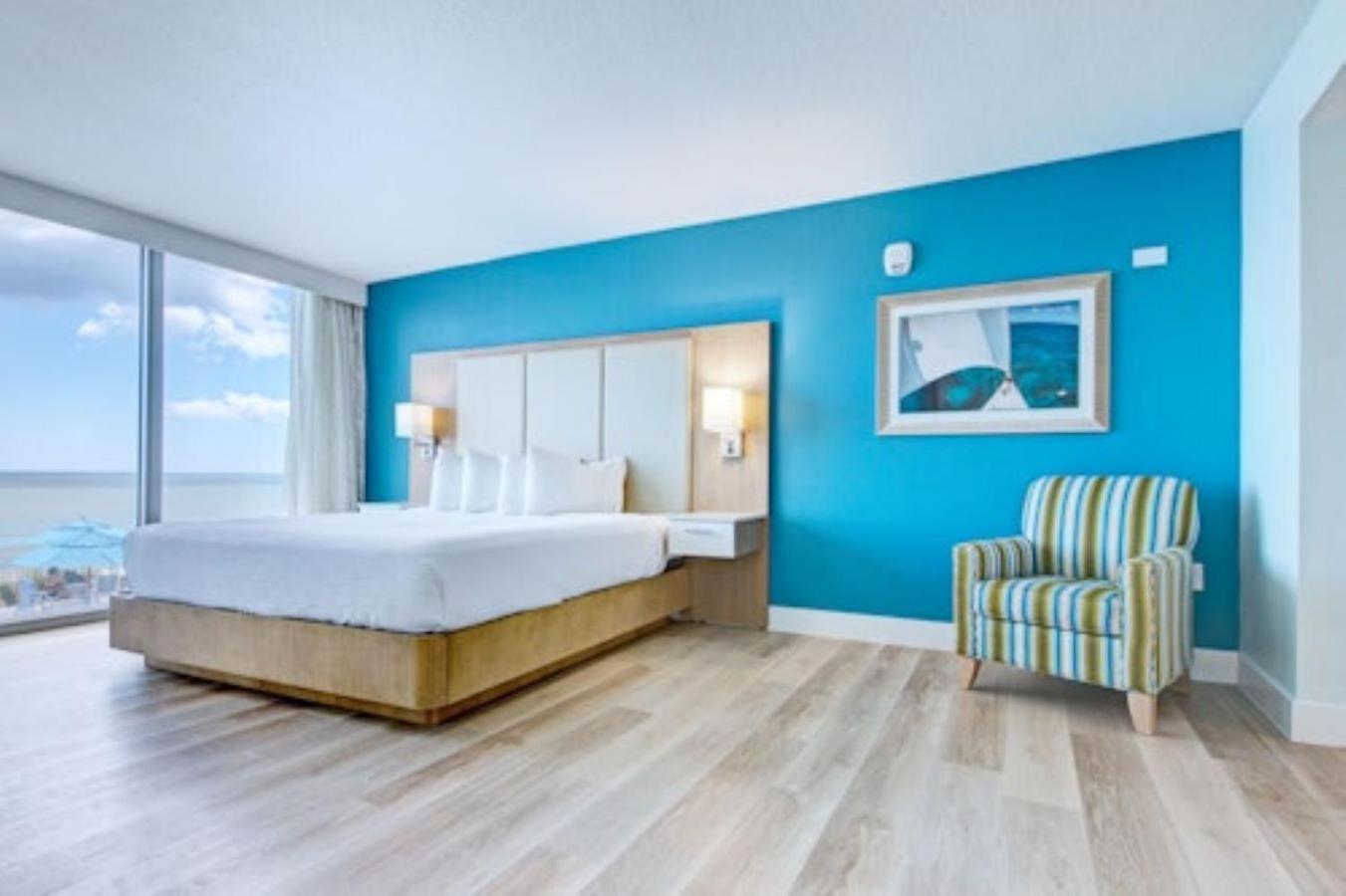 2 Bedrooms, Ocean Front, Accessible
