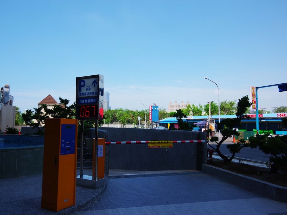 Hoya Resort Hotel Kaohsiung 60/70