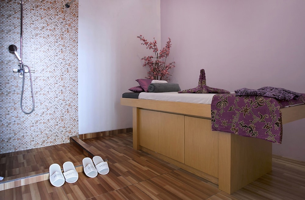 Shakti Hotel 9/50