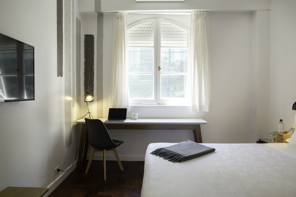Carsson Hotel 35/67