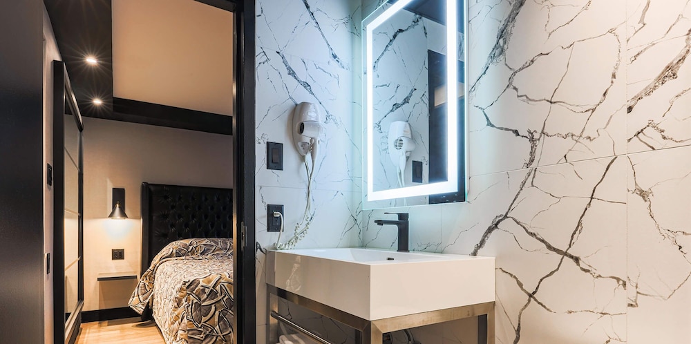 Hotel Le Chablis 6/50