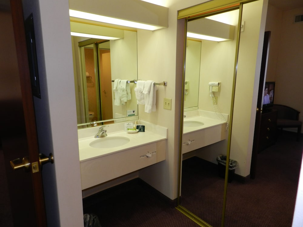Spark by Hilton Amarillo East 18/48