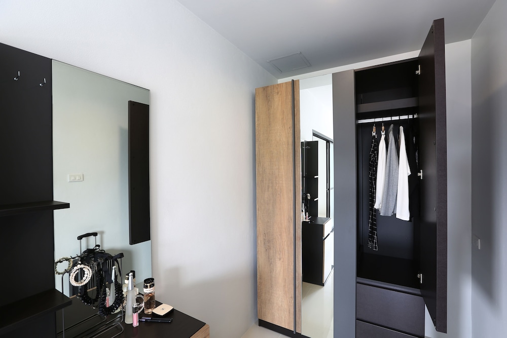 Sukh Serviced Apartment 21/37