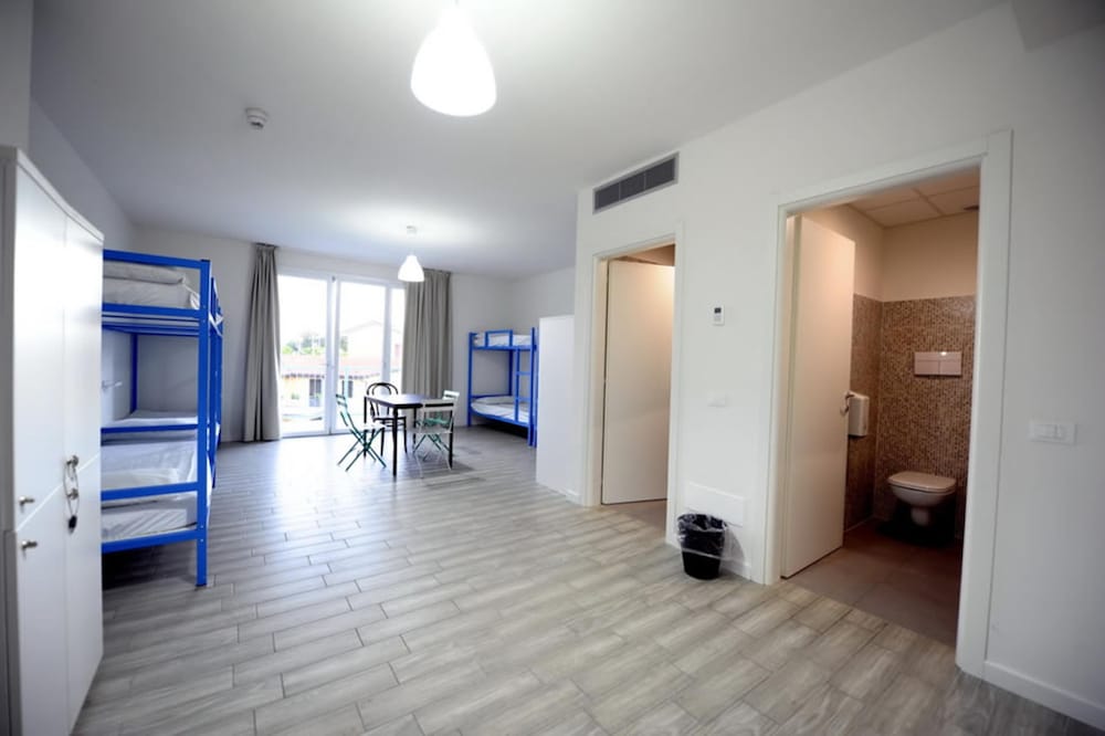 Meet Gardalake Hostel 19/50