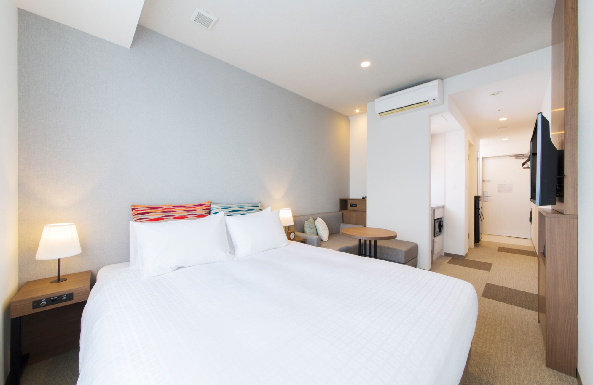 PREMIER, QUEEN BED
