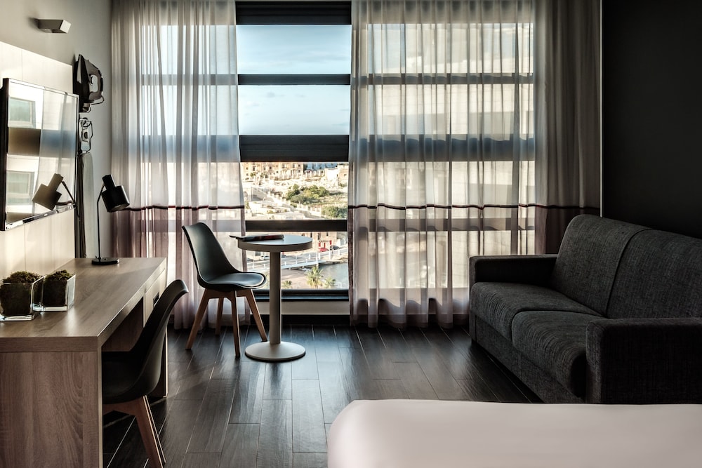 BE HOTEL 48/78