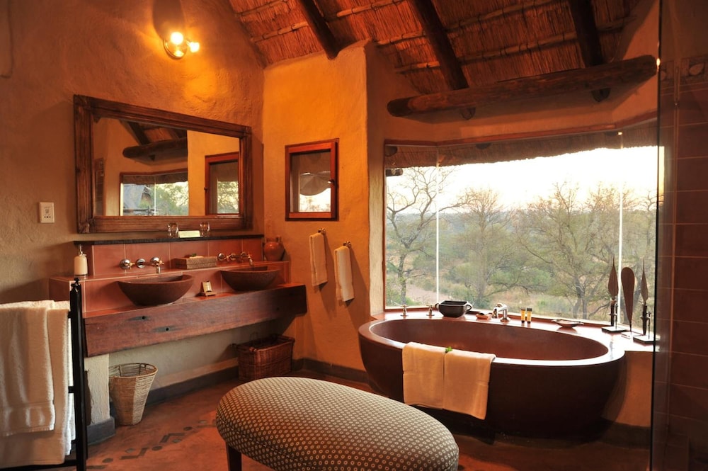 Lukimbi Safari Lodge 13/49