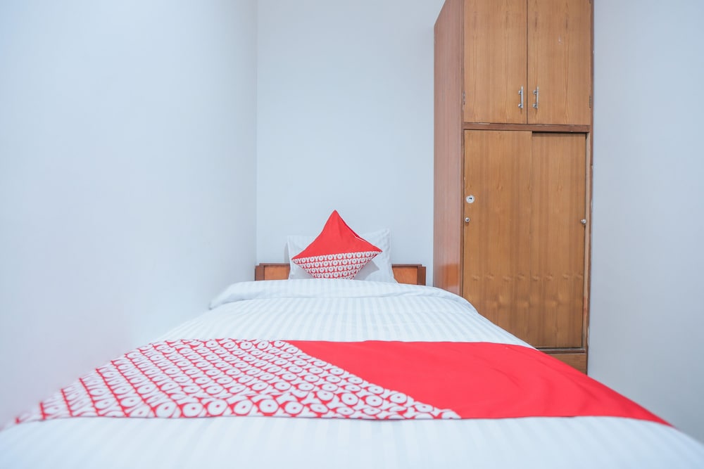 Oyo 150 Harmoni Residence 12/19