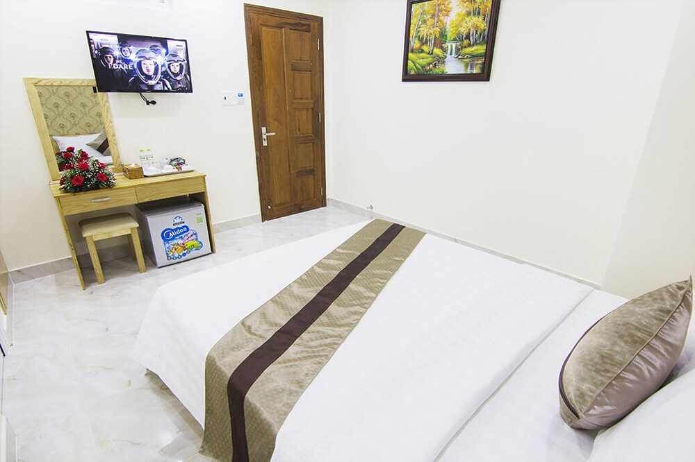 Ngoc Hanh Beach Hotel 33/75
