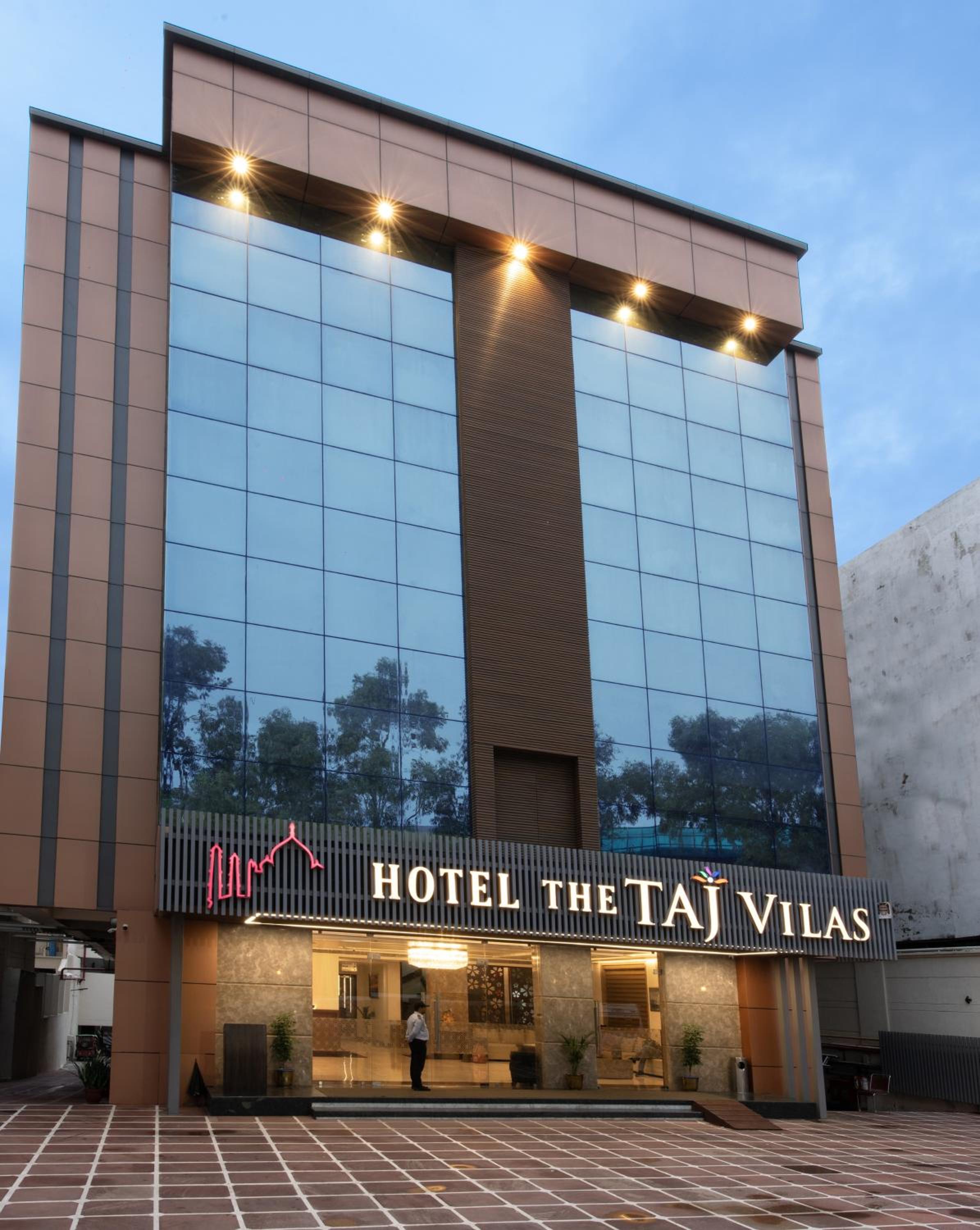 Taj Vilas 6/60