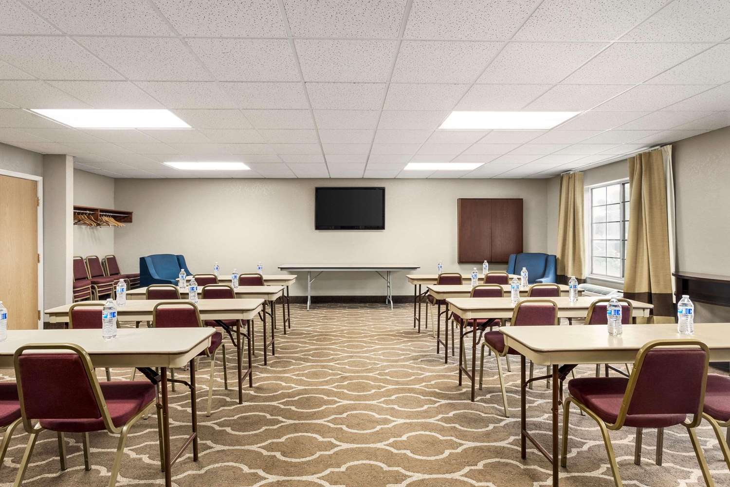 Country Inn and Suites by Radisson Stillwater MN 13/16