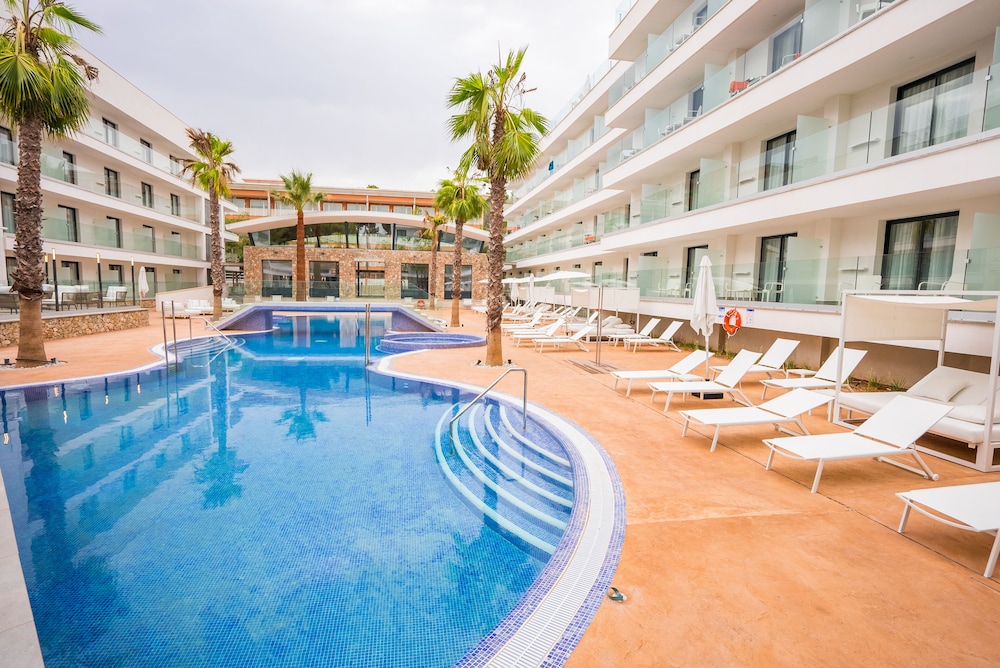 Morlans Suite Hotel Adults Only 3/51