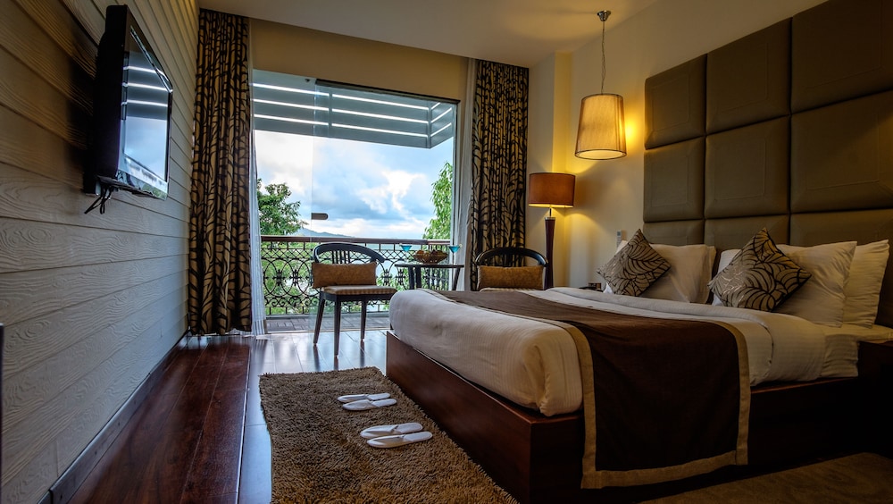 Deluxe, Double Bed