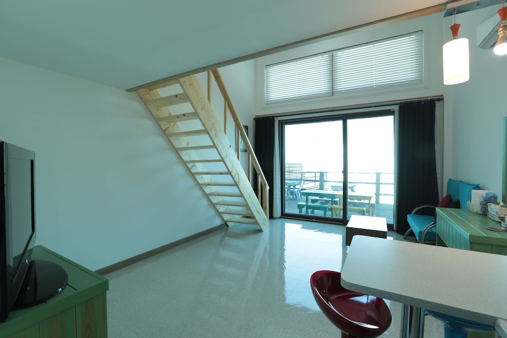Seaview Pension 28/62
