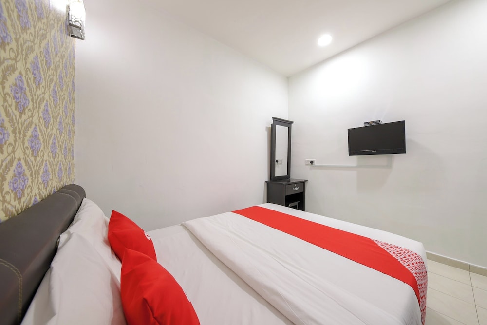 OYO 89497 Dream Nur Hotel 23/32