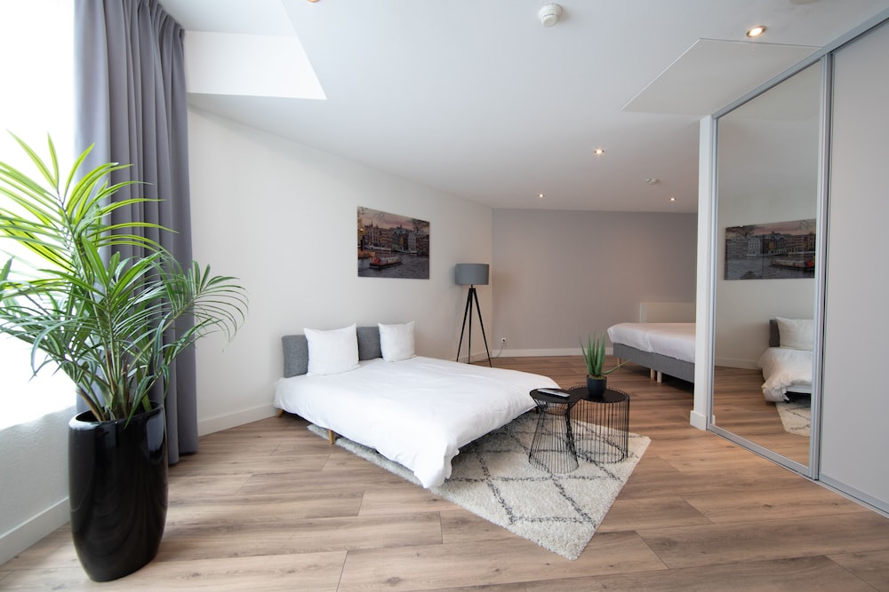 HOTEL2STAY 8/41