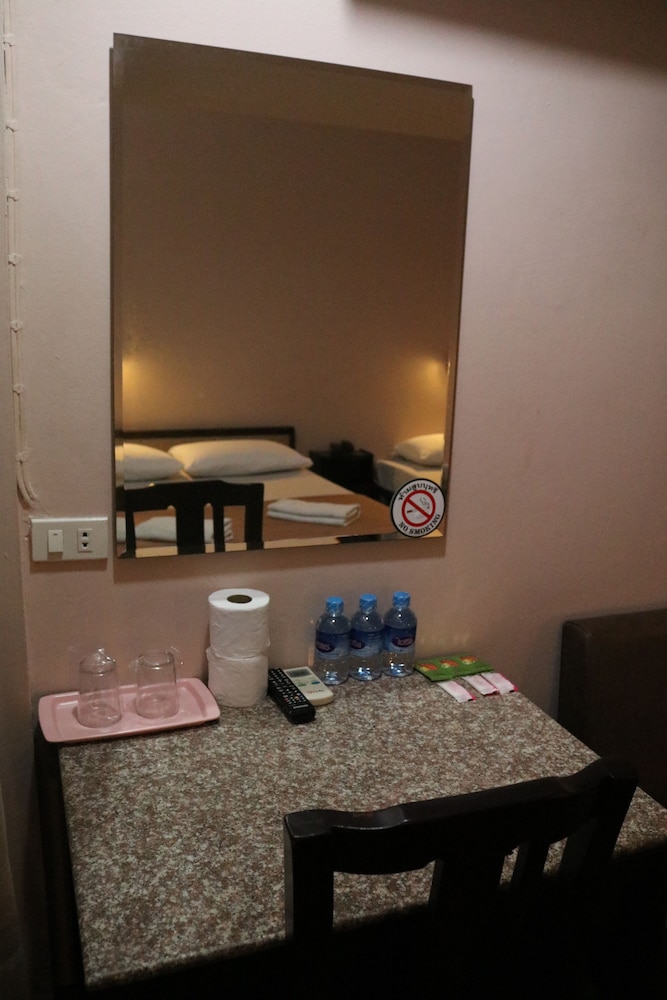 Suksawad Hotel 9/24