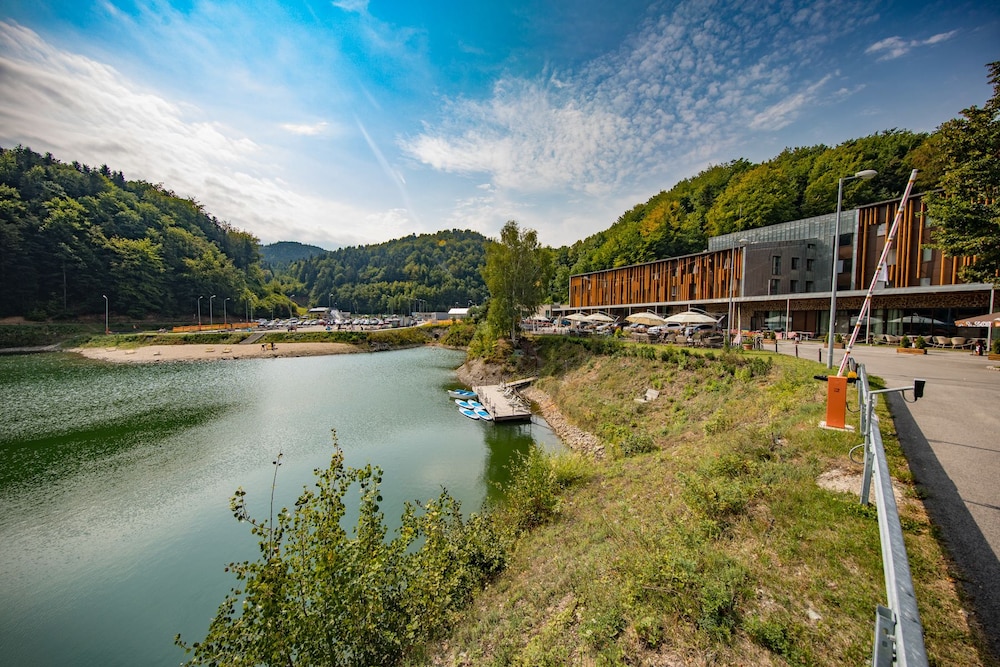 Salamandra Resort Hotel 46/49
