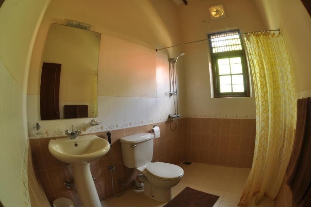 The Lake View Bungalow Yala 49/50