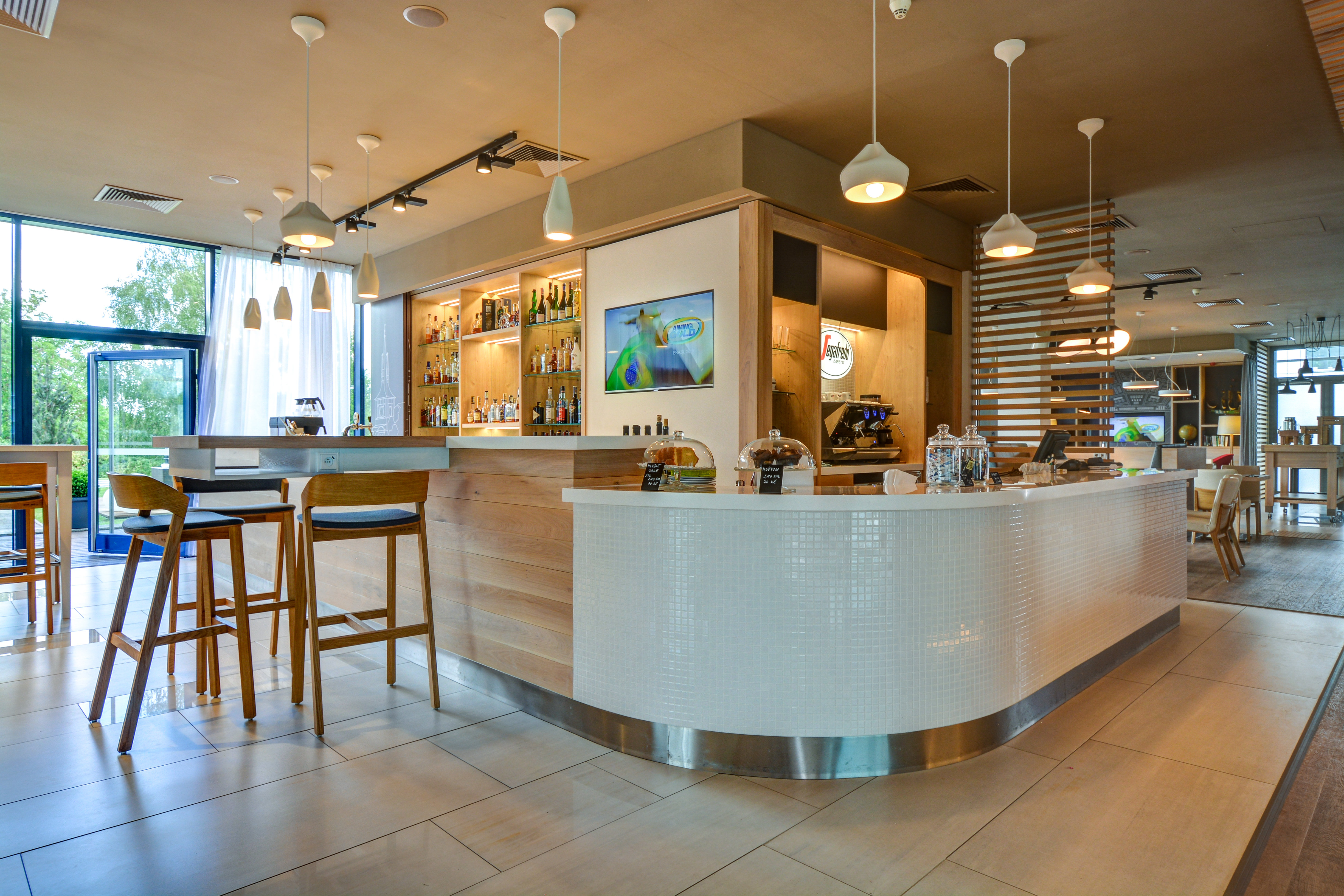 HOLIDAY INN PRAGUE AIRPORT 20/76