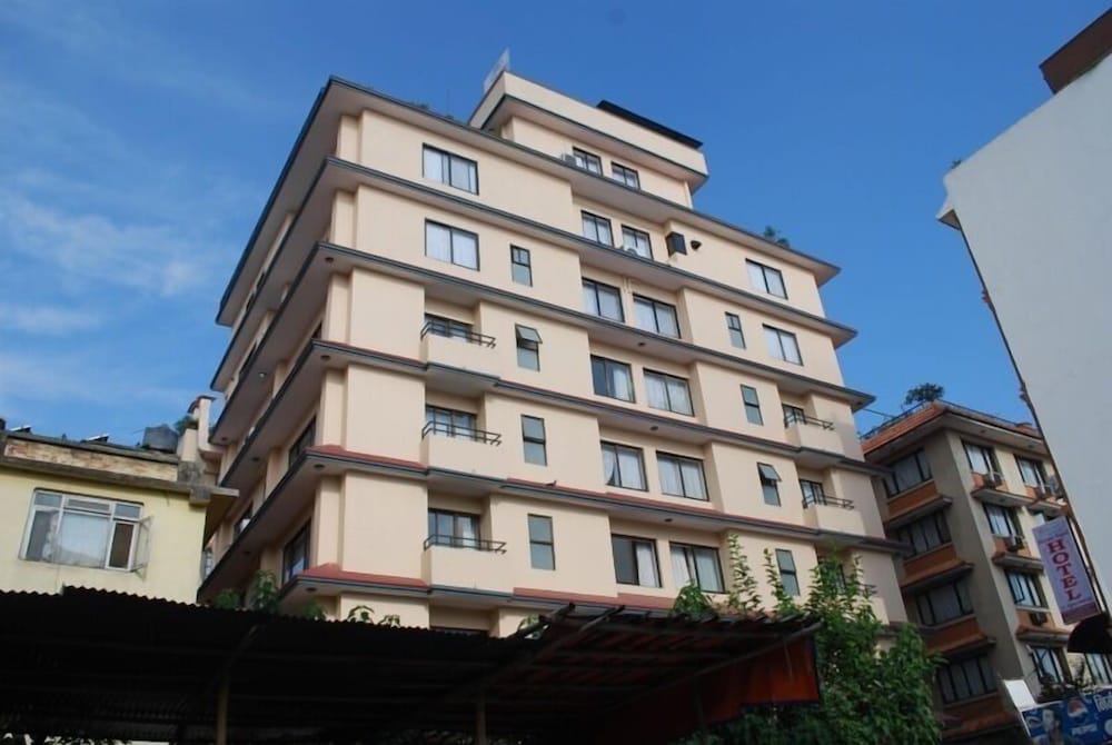 Fuji Hotel 4/50