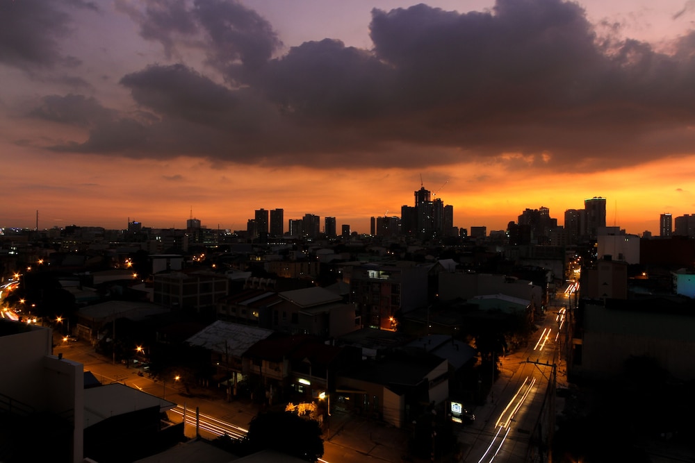 Privato Makati 33/41