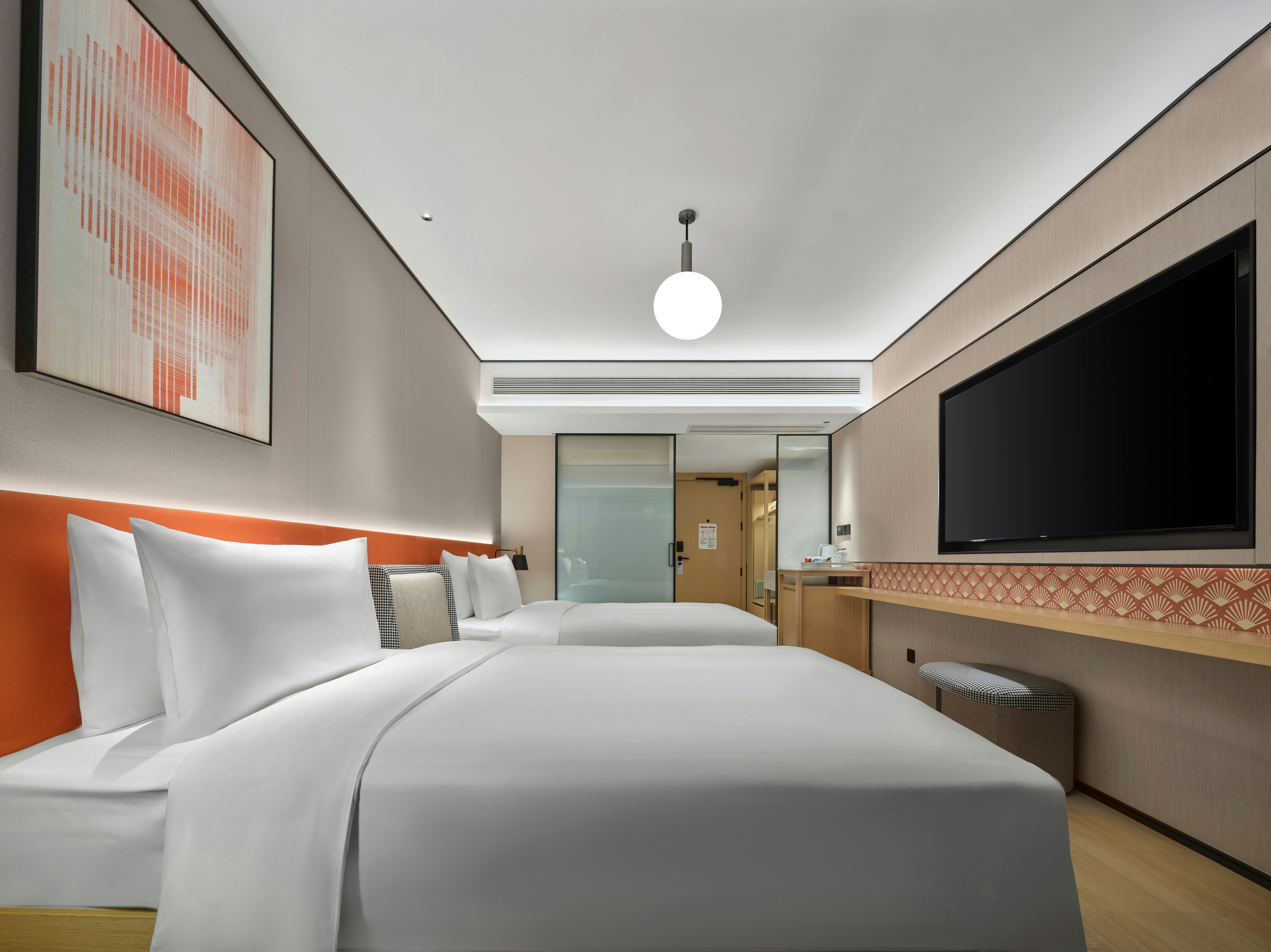 DELUXE, TWIN BEDS