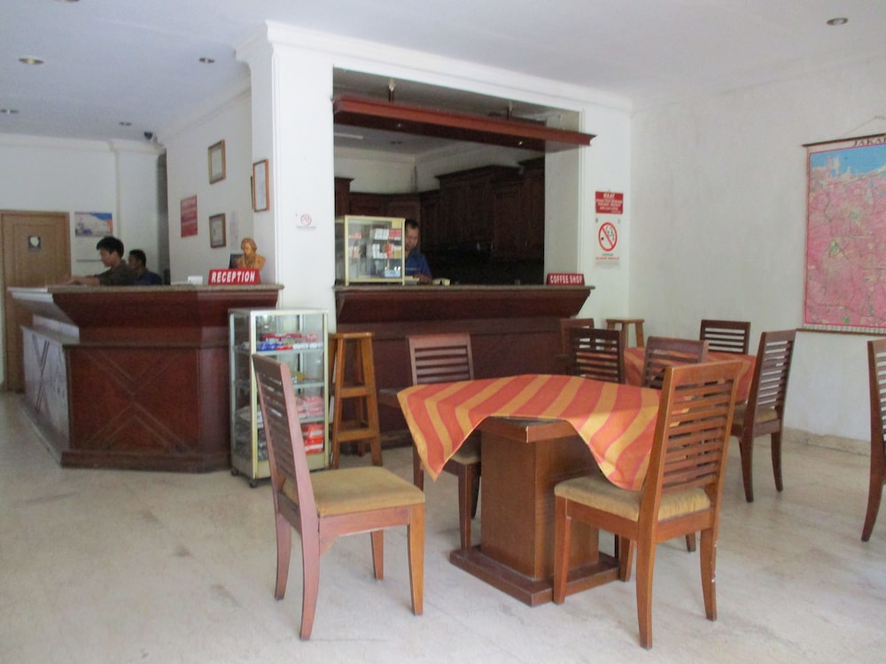 Hotel Maxim 25/33