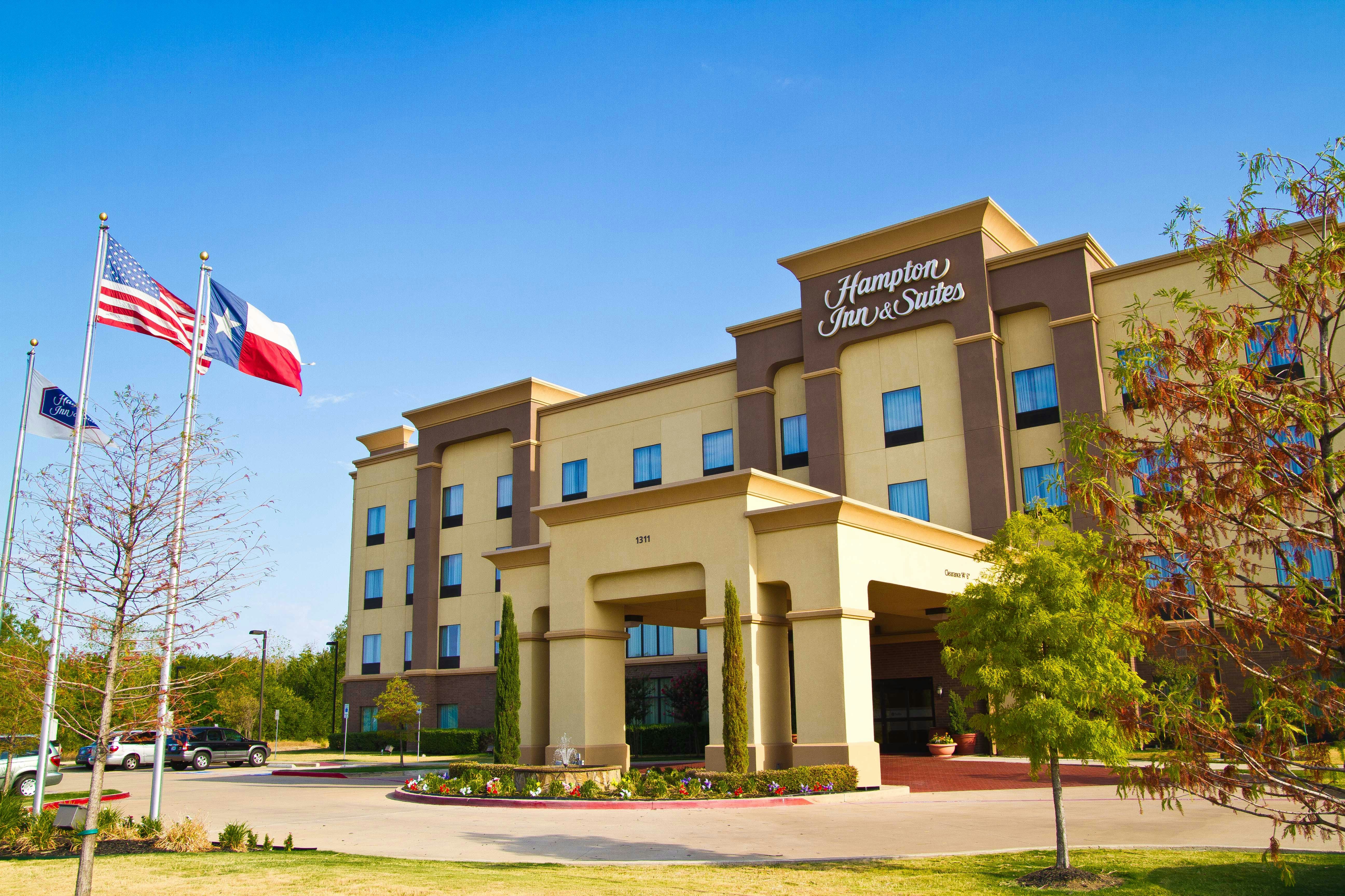 Hampton Inn and Suites Dallas-Desoto 4/57