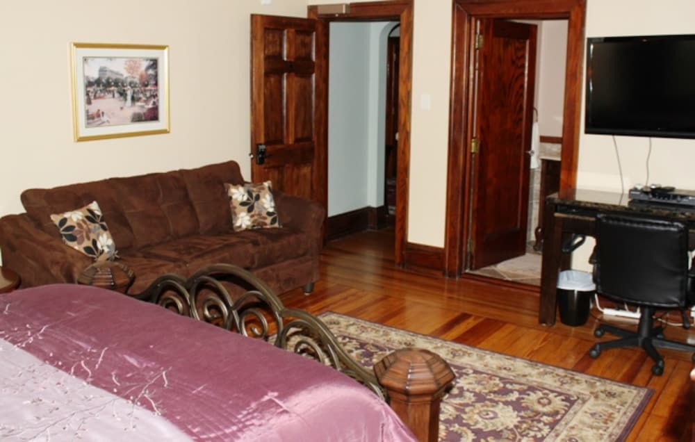 Walton Manor Inn Bed &amp; Breakfast 19/27