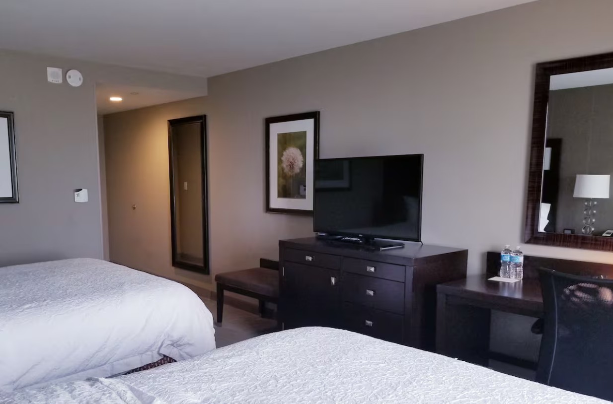 Room, Queen Bed, Accessible