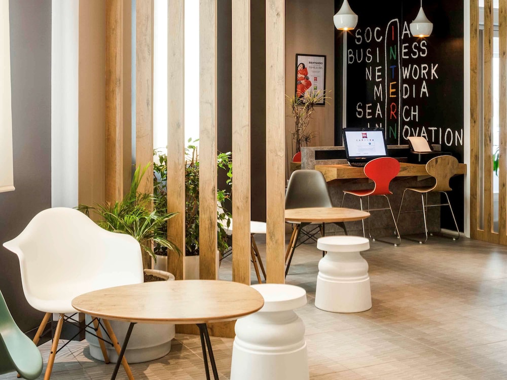 Ibis Sevilla 53/73